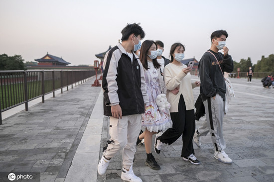 在华美国学生：每个中国人都在努力抗疫 我要是