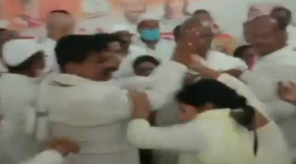 印度女议员质疑强奸犯参选 反遭四名国会人员围