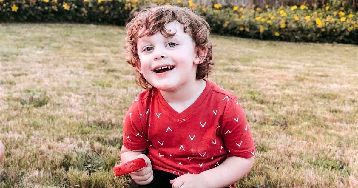 美国3岁男孩家中发现手枪 不慎扣动扳机射中头部