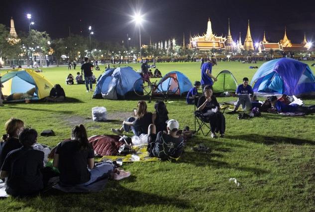 应对街头抗议 泰国政府发紧急状态令禁止首都