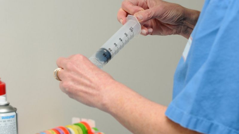 荷兰允许12岁以下绝症儿童安乐死，争议四起：界