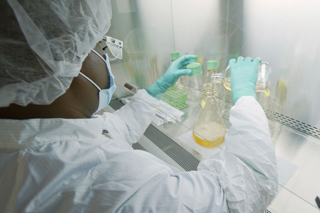 曾获特朗普力荐的新冠抗体试验终止：无法让住