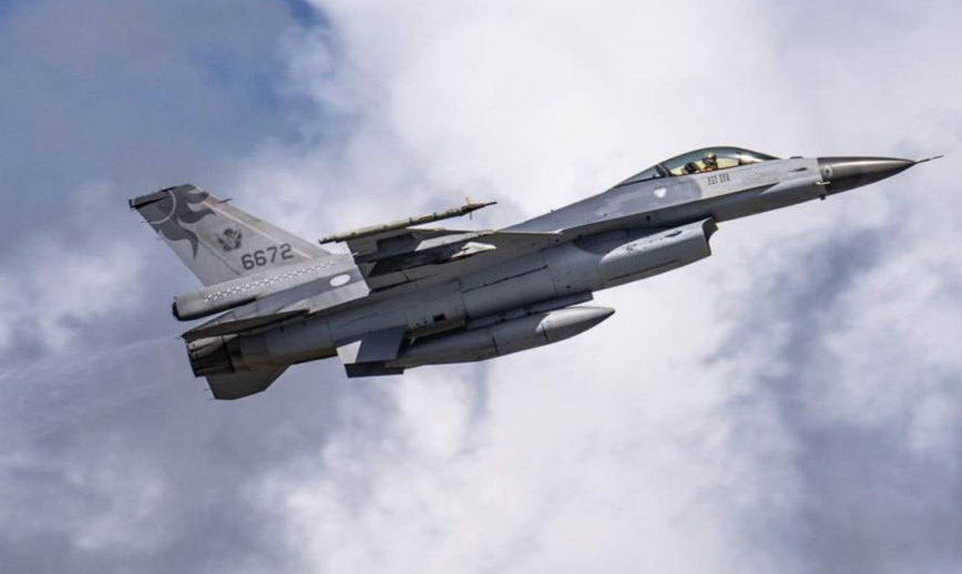 台军F-16失事战机队长尚未寻获 同队士官长自杀身