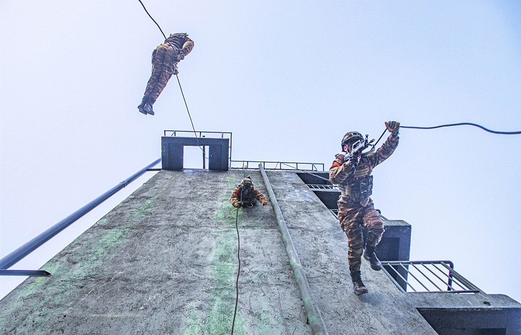 直击武警特战队实战练兵