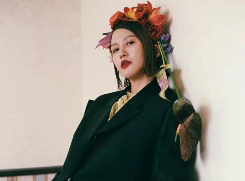 谭维维展现柔美与力量