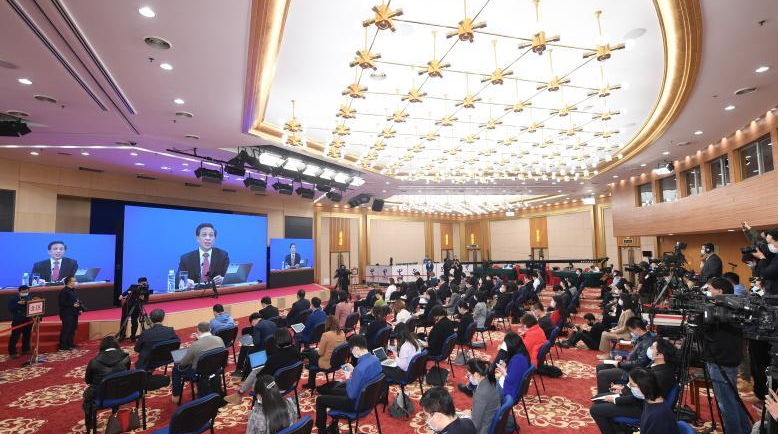 回放：十三届全国人大四次会议新闻发布会