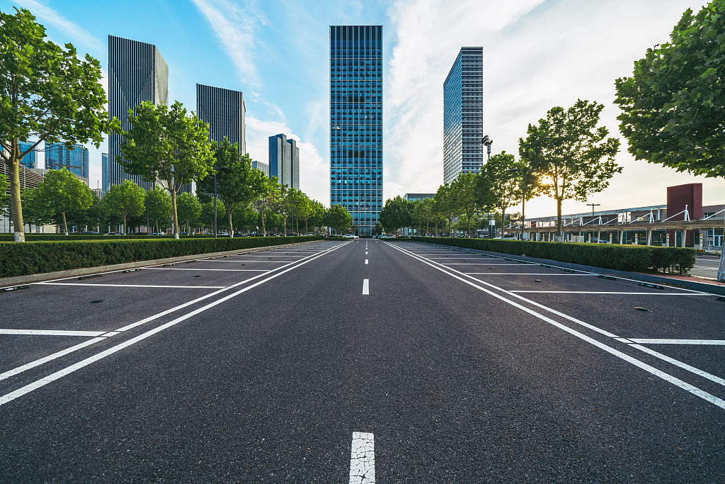 大棋局中精准落子：从两会看构建新发展格局发力点