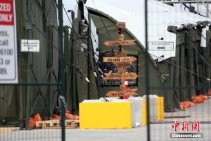 加拿大多伦多一医院将停车场改建方舱医院