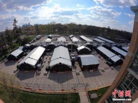 加拿大多伦多一医院将停车场改建方舱医院