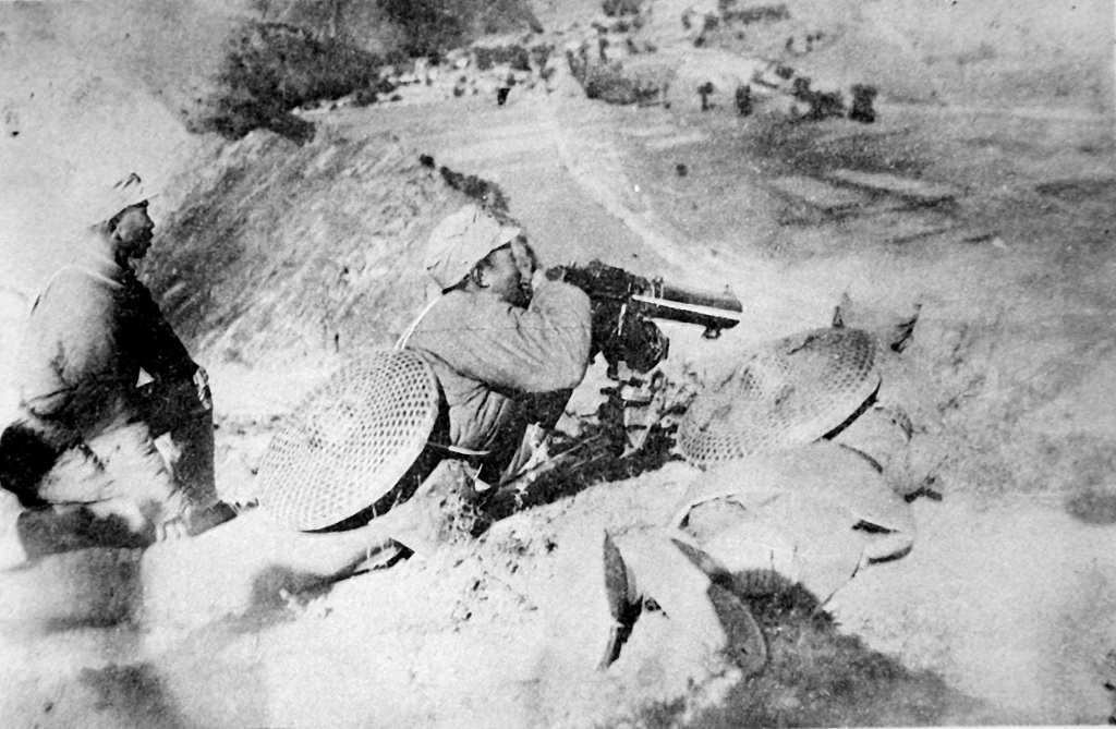 1937年9月25日，八路军首战平型关，歼灭日军坂垣师团3000余人，取得抗战的第一个大胜利。