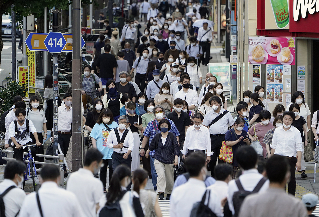 日本多地日增新冠确诊病例数创新高