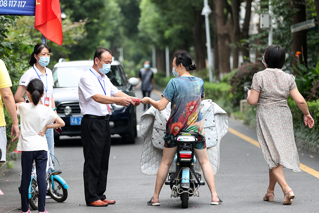 江苏扬州封控小区有序渐次解封