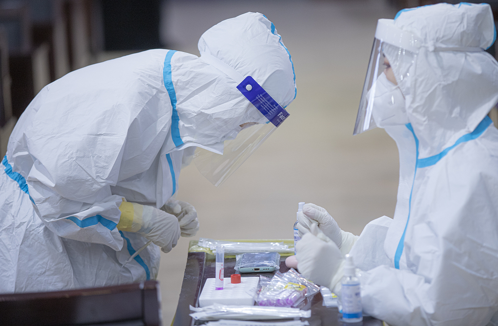 乌鲁木齐社区定期组织核酸检测做好防疫工作