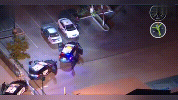美国男子偷走警车一路狂奔,引发疯狂追捕,直升机跟拍画面曝光
