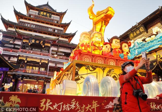 海外网评：别样的春节，更要“牛”起来