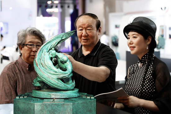2018年8月8日，该作品在2018北京奥林匹克博览会首次亮相，得到北京奥促会副会长蒋效愚和中国雕塑家学会名誉会长曹春生的高度评价。