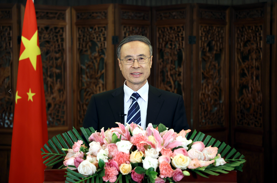 中国侨联主席万立俊发表新年贺词：踔厉奋发新征程 团结一心向未来