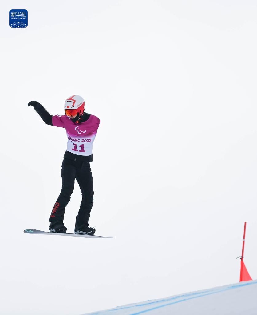 残奥单板滑雪障碍追逐资格赛赛况