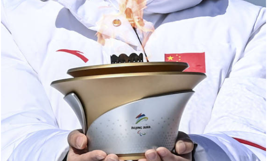 超越自我 腾飞梦想（冬奥同心圆）