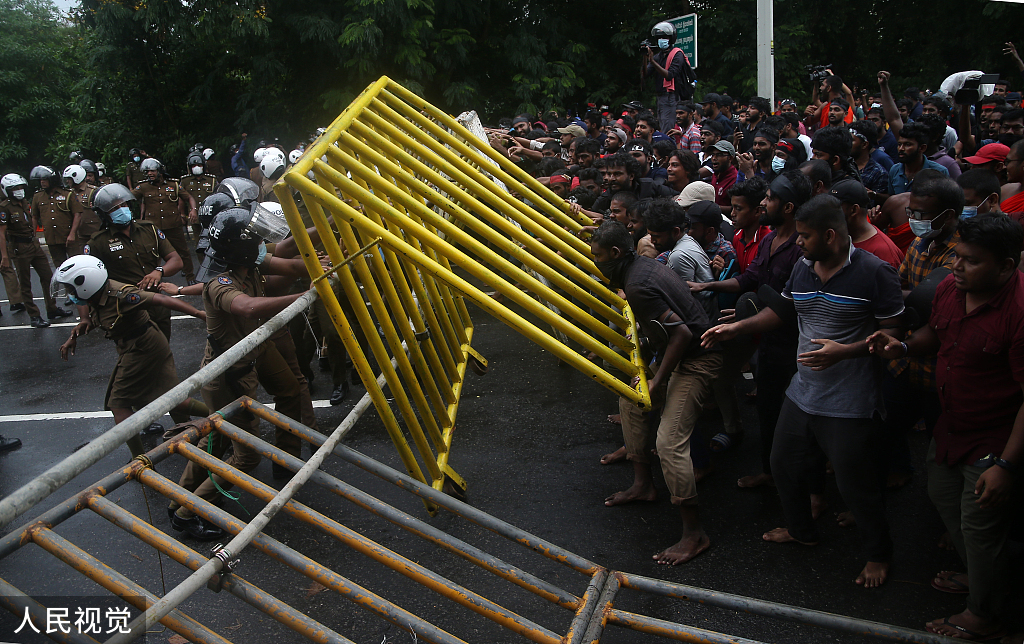 斯里兰卡经济危机引发政局动荡 国内抗议活动持续
