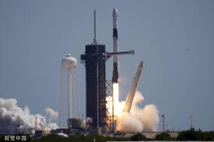 美国“龙”飞船首次携“全私人”宇航团队前往国际空间站