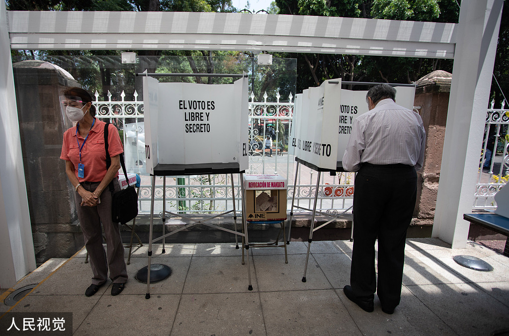 墨西哥总统洛佩斯通过信任公投