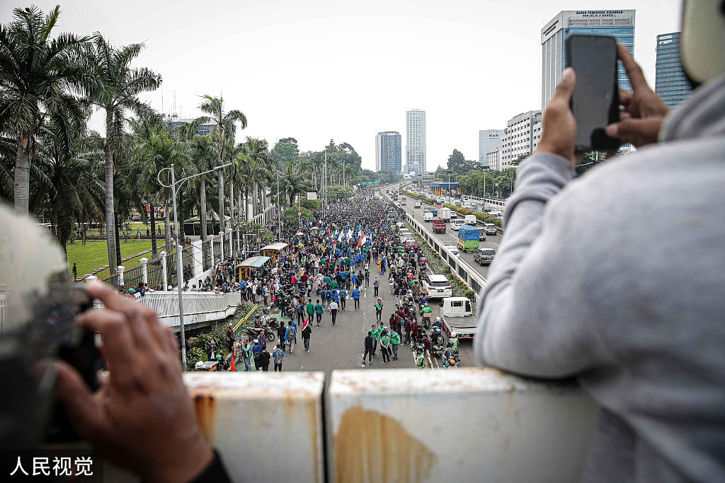 物价高涨 印尼雅加达爆发抗议活动