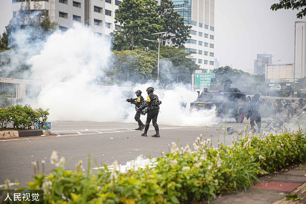 物价高涨 印尼雅加达爆发抗议活动
