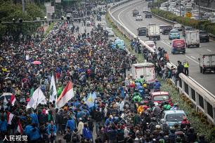 物价高涨 印尼雅加达爆发抗议活动