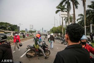 物价高涨 印尼雅加达爆发抗议活动