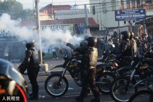 物价高涨 印尼雅加达爆发抗议活动