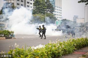 物价高涨 印尼雅加达爆发抗议活动