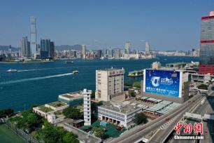 香港多区悬挂广告宣传全民国家安全教育日