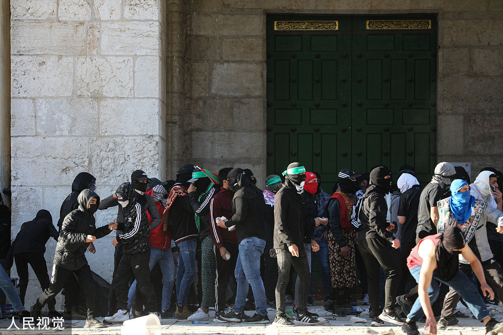 耶路撒冷爆发大规模冲突造成超150人受伤