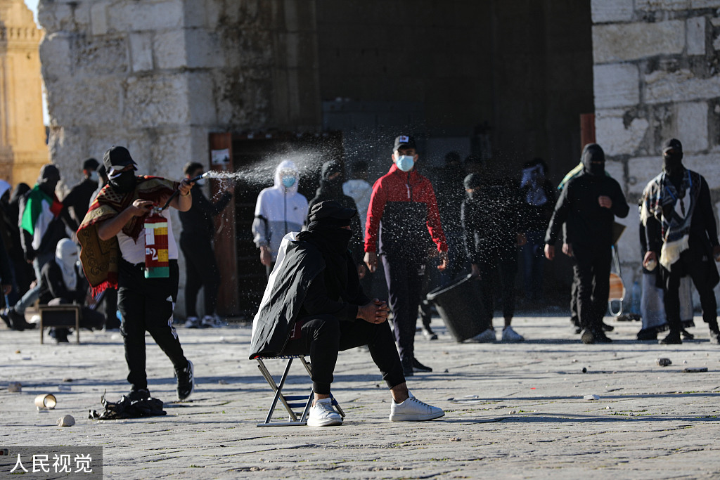 耶路撒冷爆发大规模冲突造成超150人受伤