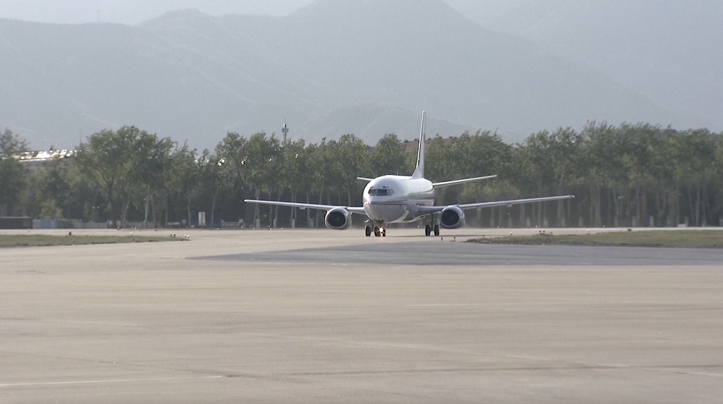 英雄归来！神舟十三号航天员乘组平安抵京