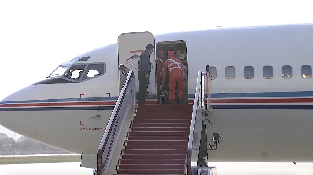 英雄归来！神舟十三号航天员乘组平安抵京