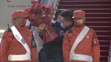 英雄归来！神舟十三号航天员乘组平安抵京