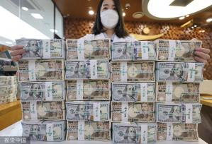 日元持续贬值 日本经济不确定性增加