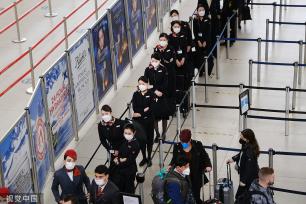 美多州确诊病例激增 多个航空公司取消口罩令