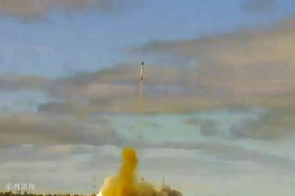 俄罗斯成功进行"萨尔玛特"洲际弹道导弹试射