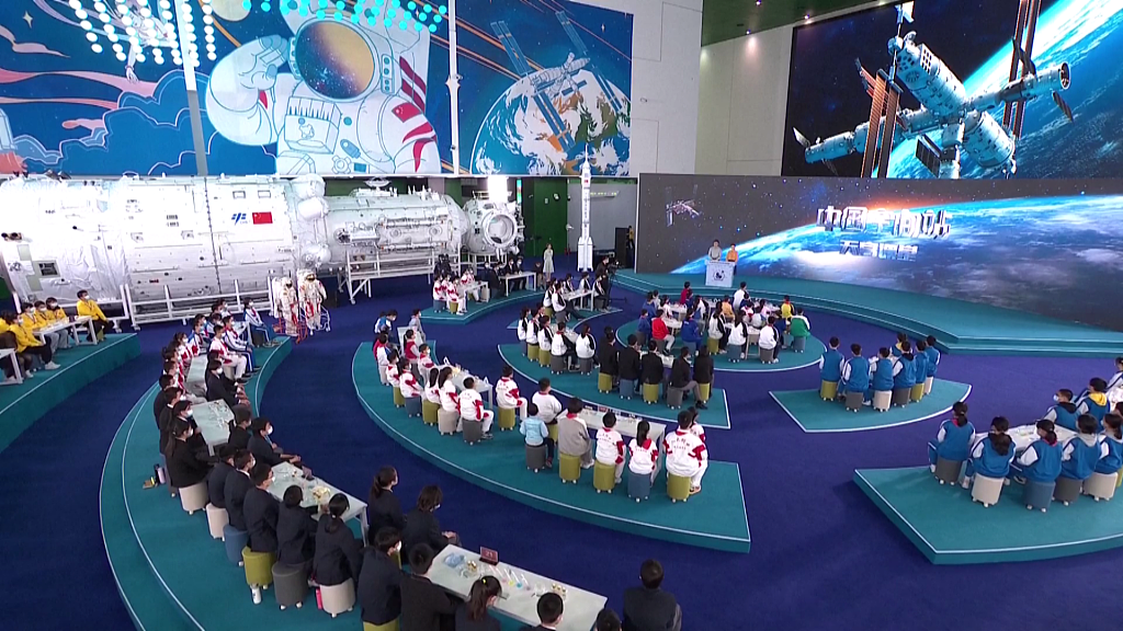 第七个中国航天日 回望历任航天员“巡天”飒爽英姿