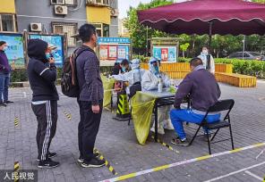 北京扩大核酸筛查范围 11个区域市民进行三轮核酸检测