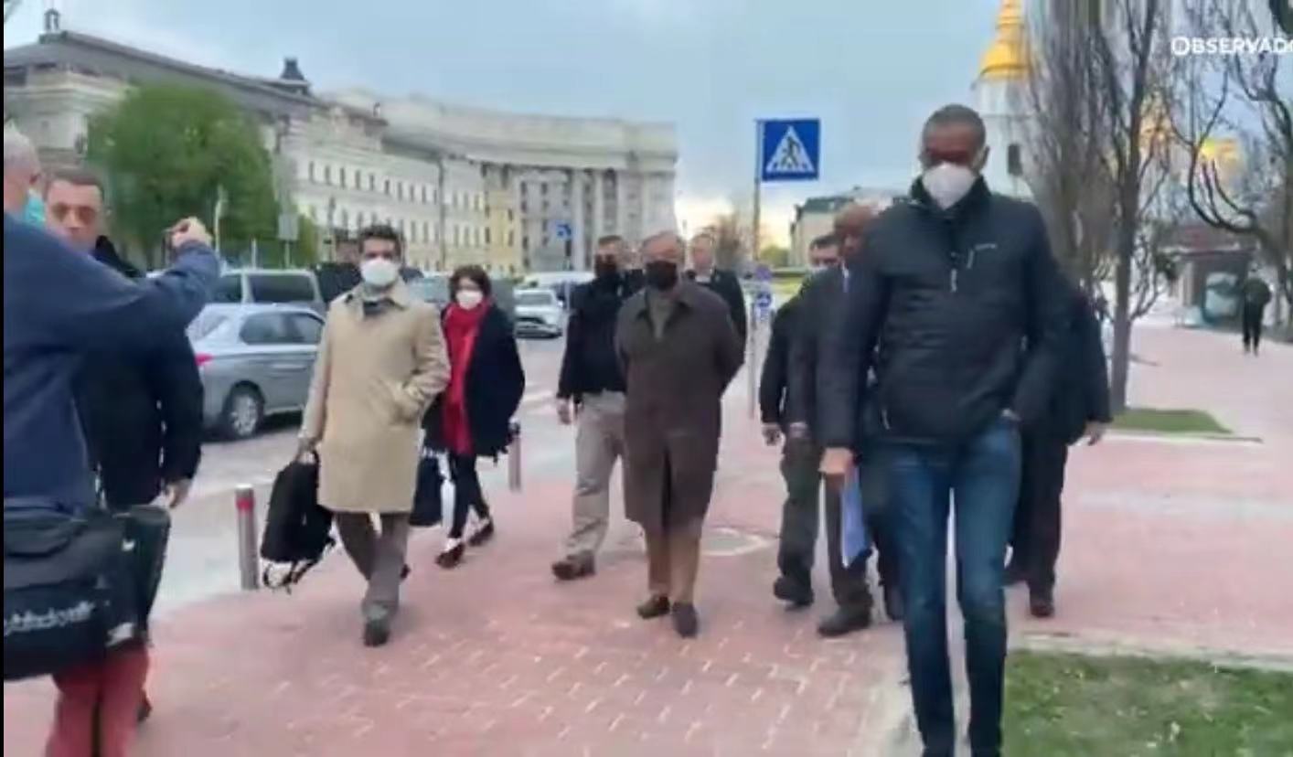 聯合國秘書長抵達烏克蘭 外媒曝光基輔街頭步行畫面