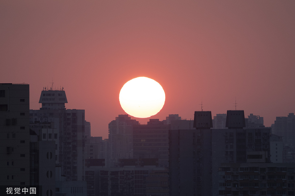 上海：立夏时节 日落夕阳似蛋黄