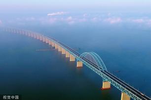 江苏南通：长江出现云海景观似仙境