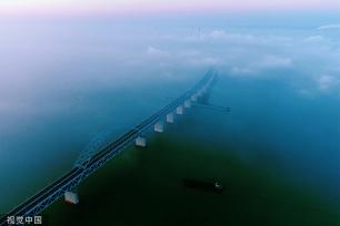 江苏南通：长江出现云海景观似仙境