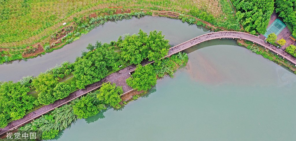 浙江仙居：永安溪生态绿道依山傍水 绿树成荫