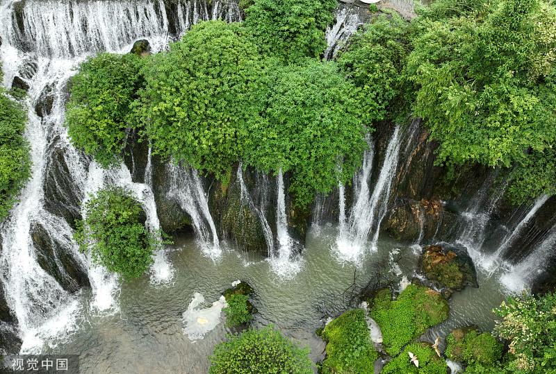 贵阳花溪瀑布成群 初夏风景优美