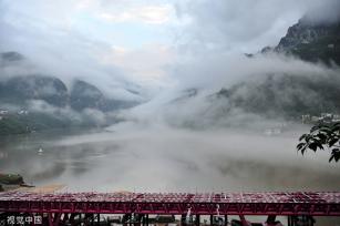 湖北宜昌：云雾缭绕西陵峡